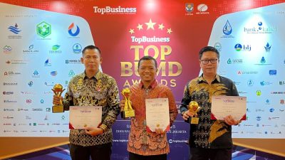 Bupati Pringsewu Raih Penghargaan TOP Pembina BUMD 2025, PDAM Way Sekampung Sabet Bintang 4