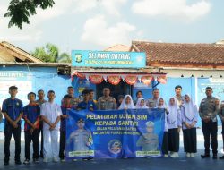 Satlantas Polres Pringsewu Latih Santri Nurul Huda Tata Cara Pembuatan SIM