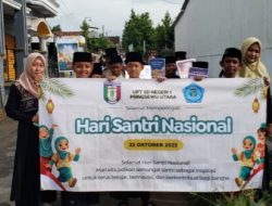 Semarak Hari Santri Nasional, Siswa SD Negeri 1 Pringsewu Utara Kenakan Sarung dan Gamis Ala Santri